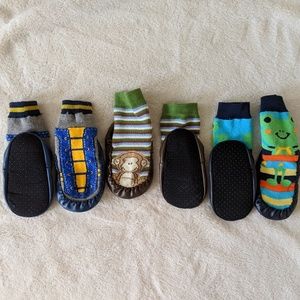 NWT non skid boys socks slippers. 3 pairs.